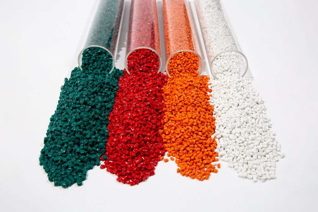 為什么電池蓋板要用到PFA氟塑料呢？